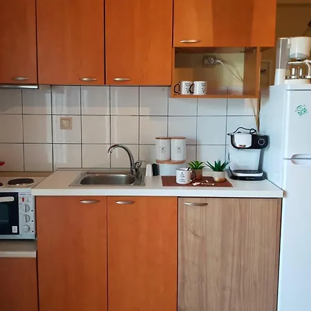 J'living Szálloda *