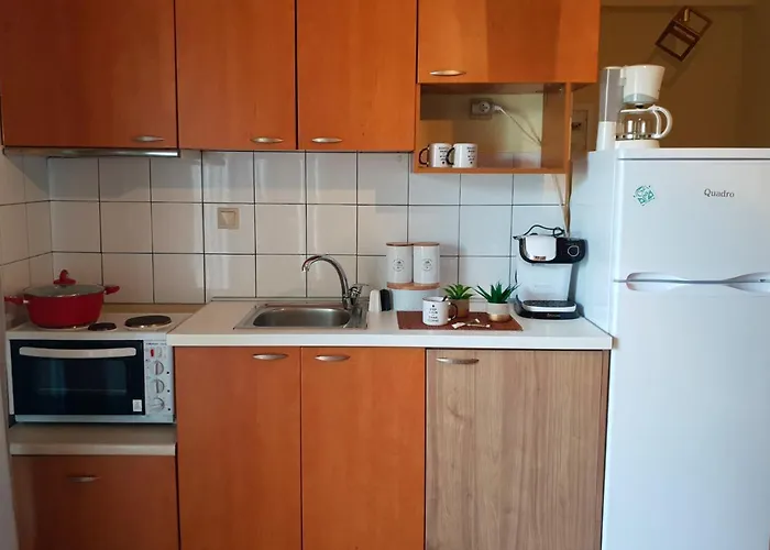 J'living Szálloda *
